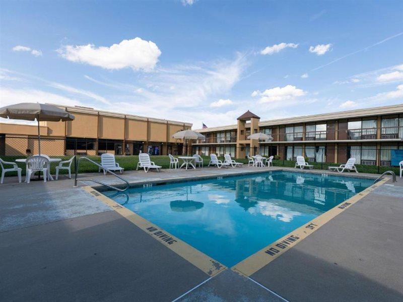Super 8 By Wyndham Goldsboro Motel Eksteriør bilde