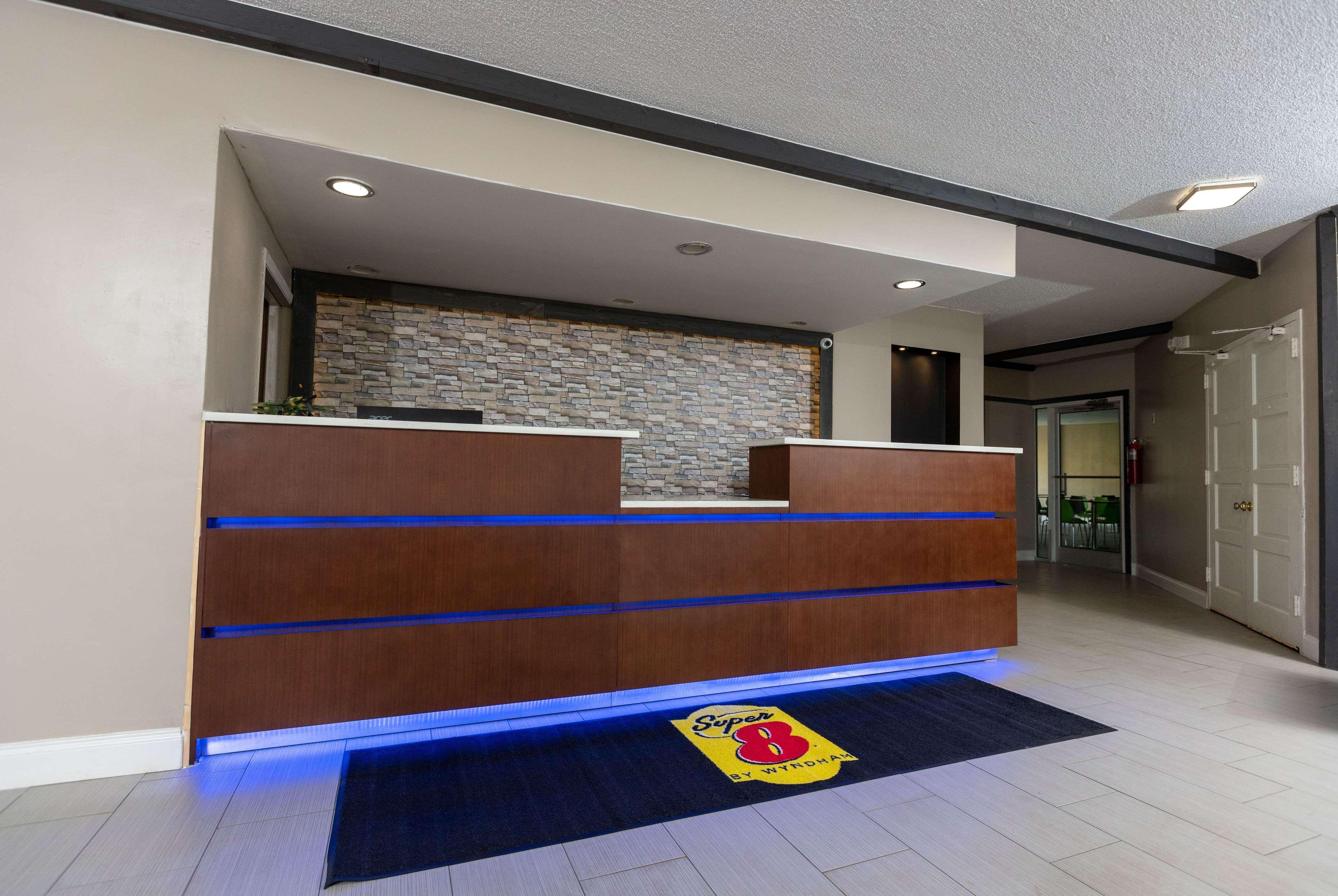 Super 8 By Wyndham Goldsboro Motel Eksteriør bilde