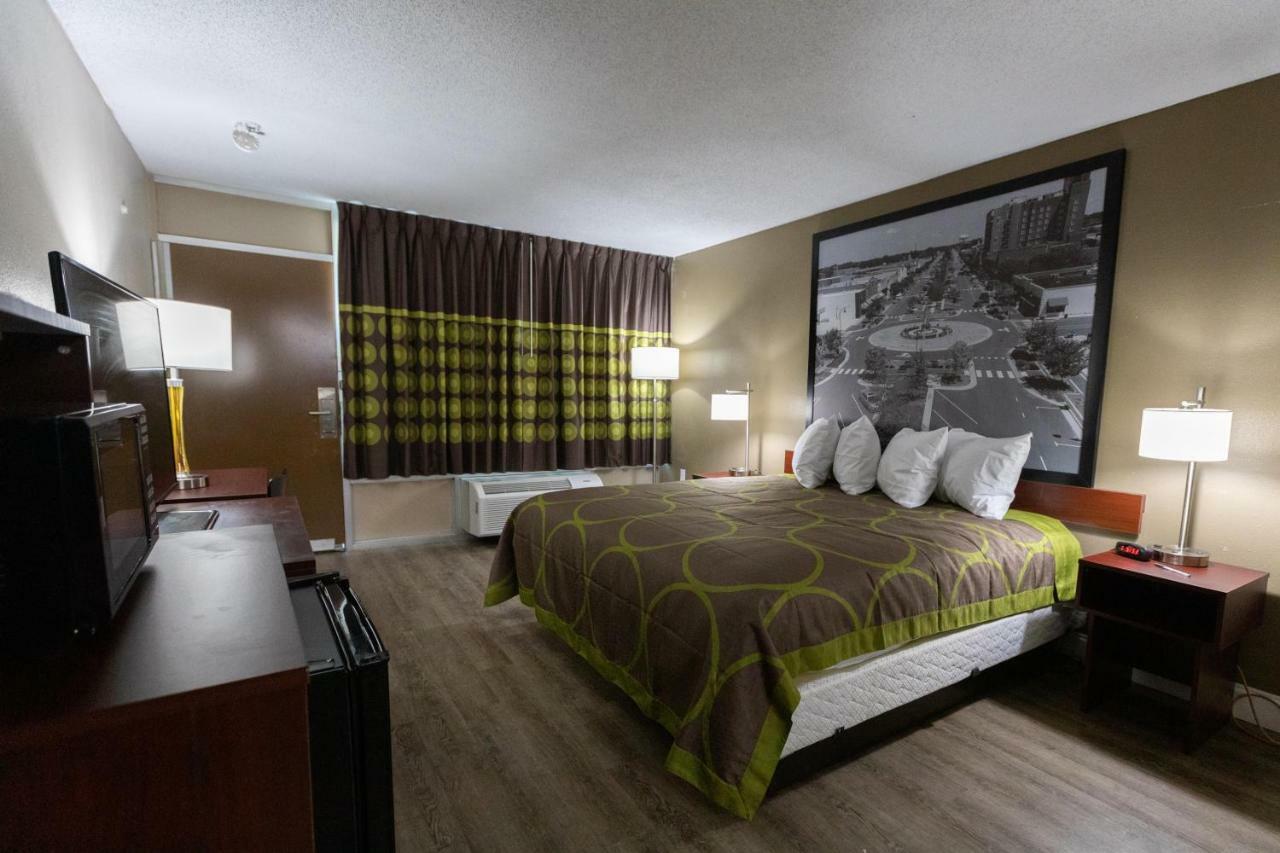 Super 8 By Wyndham Goldsboro Motel Eksteriør bilde