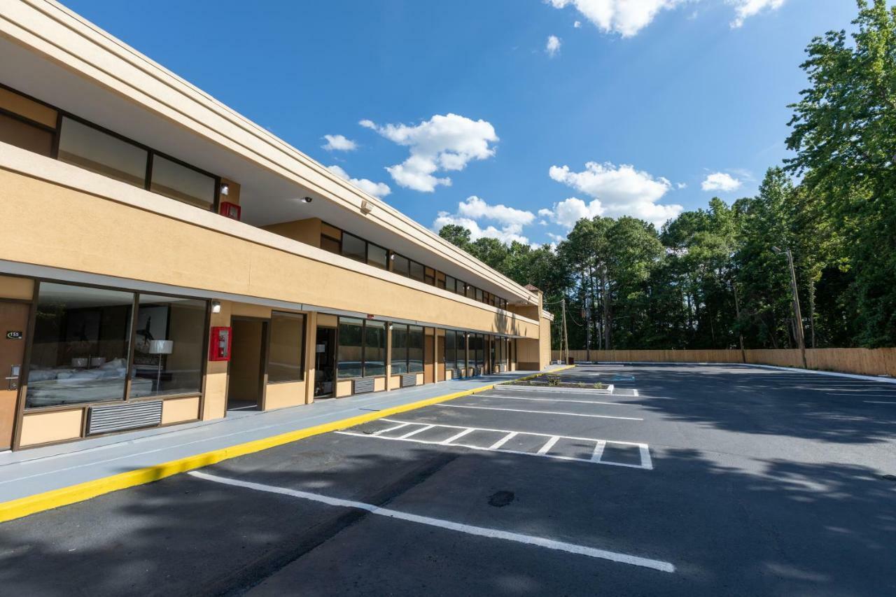 Super 8 By Wyndham Goldsboro Motel Eksteriør bilde