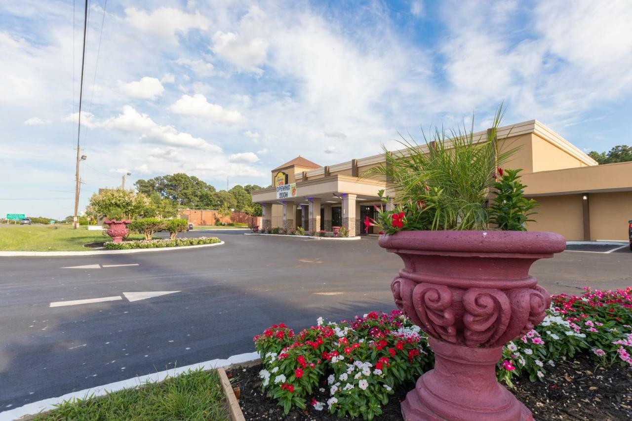 Super 8 By Wyndham Goldsboro Motel Eksteriør bilde