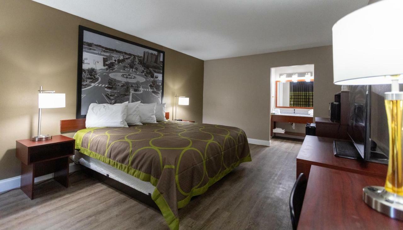 Super 8 By Wyndham Goldsboro Motel Eksteriør bilde